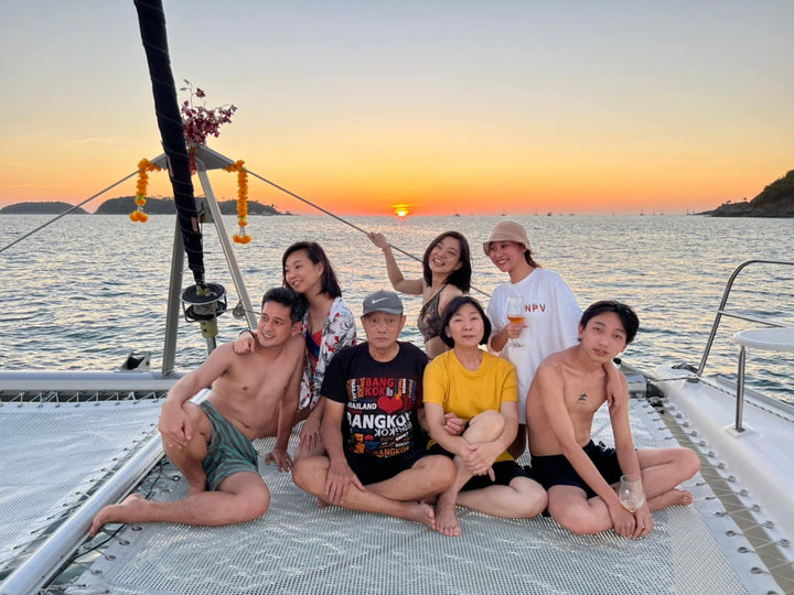 Sunset sailing – perfect for big groups and low budgets.