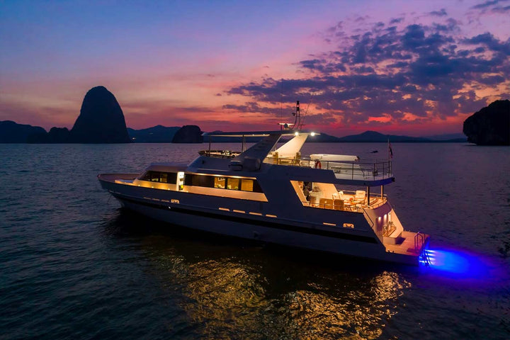 Charter the luxurious Baglietto Yacht in Phuket / Thailand for an amazing day trip and tour out on the sea. 